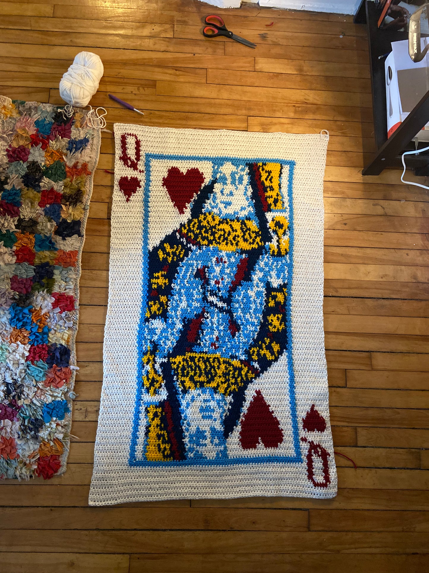 CROCHET PATTERN: Queen of Hearts tapestry